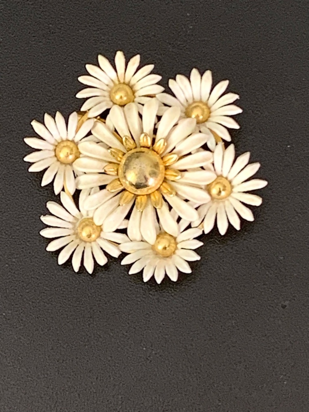 Vintage White Daisy Flower Brooch Gold Tone Soft Plastic